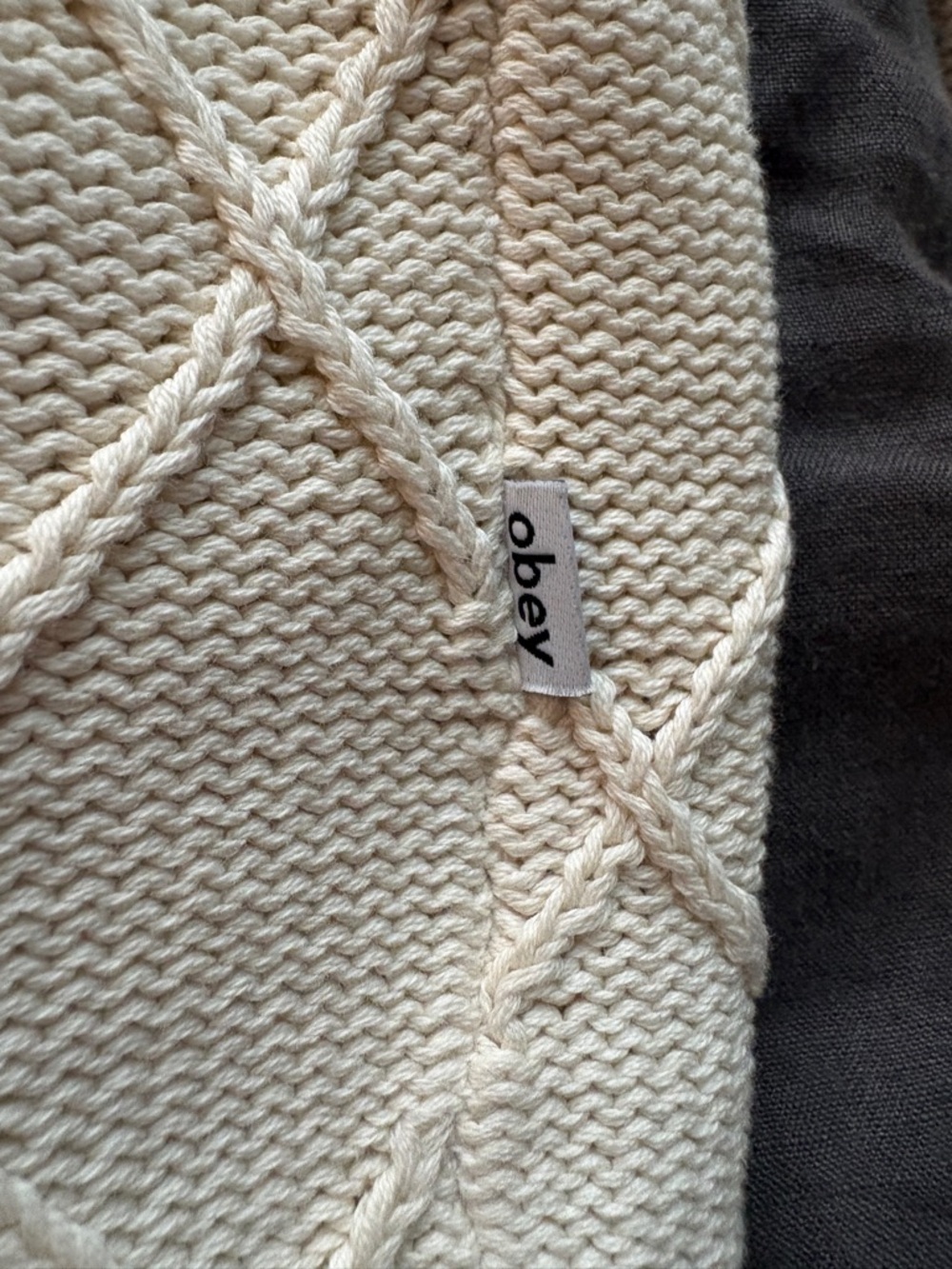 Obey Sweater - Picture 4 of 4